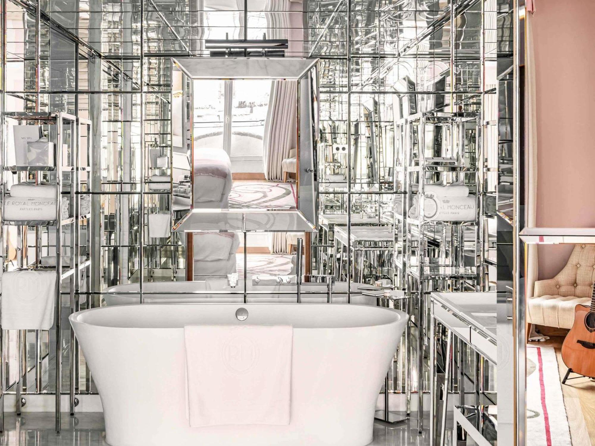 Hotel Le Royal Monceau Raffles 5*