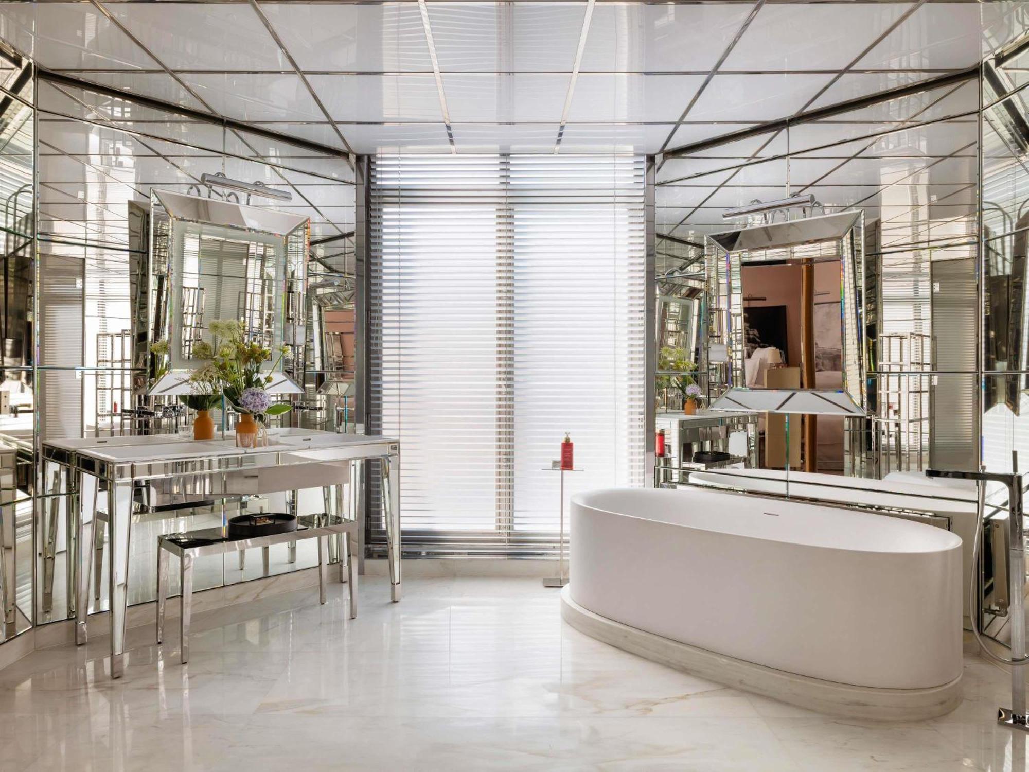 Hotel Le Royal Monceau Raffles Paris