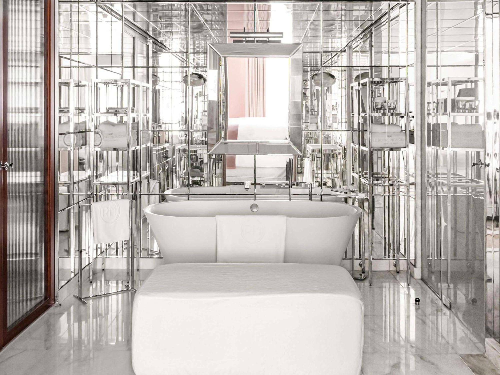 Hotel Le Royal Monceau Raffles 5*