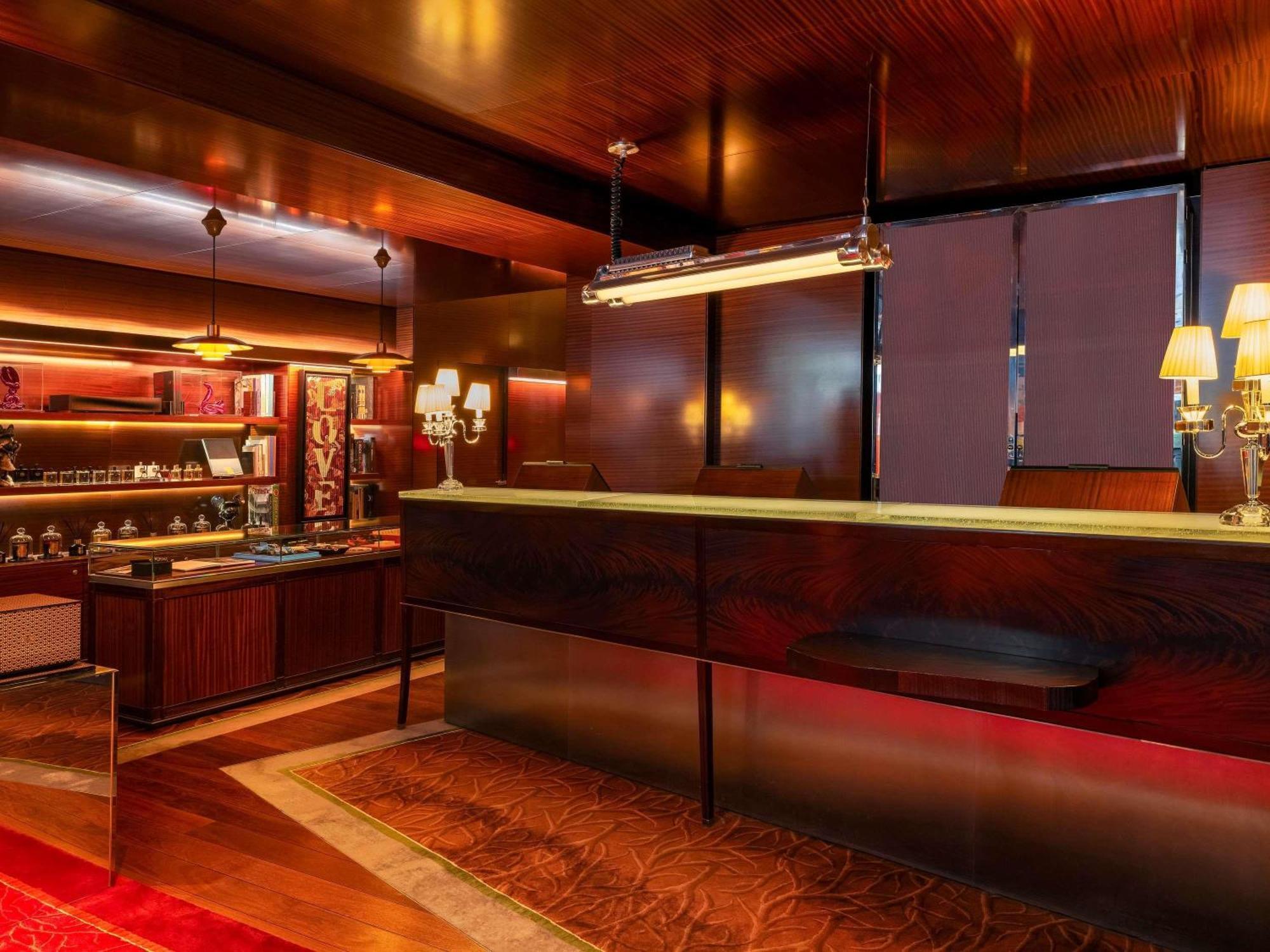 Hotel Le Royal Monceau Raffles 5*